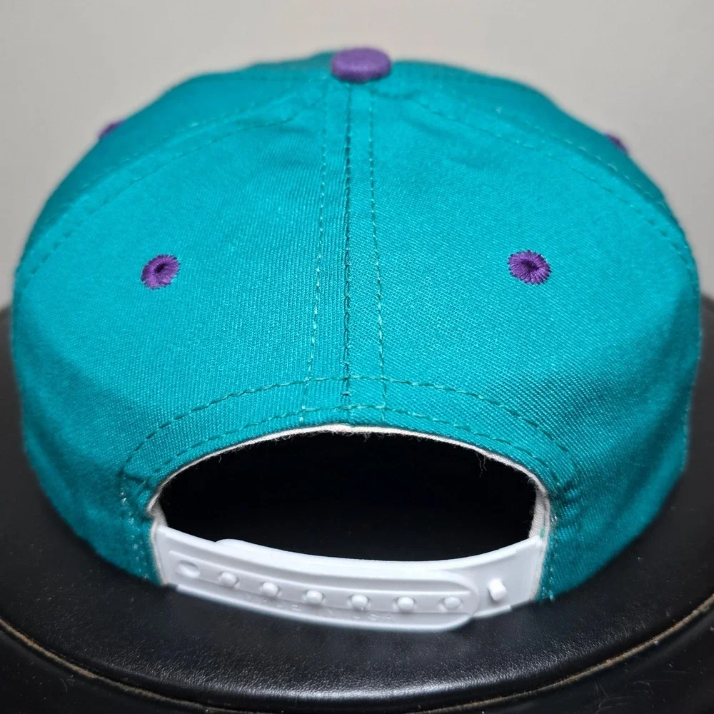 Minnie Mouse 90s Walt Disney Two Tone Embroidered Vintage Goofy Co. Snapback Hat